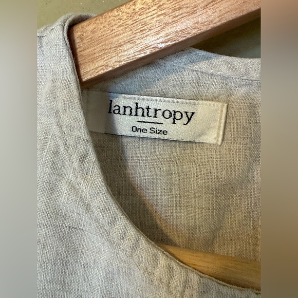 Lanhtropy Neutral Linen Cropped Bell Sleeve Crewneck Top Size One Size - Picture 7 of 8